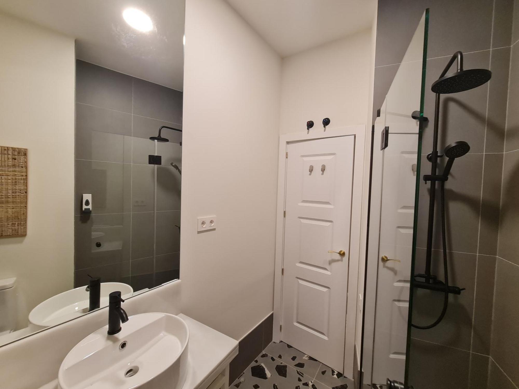 City Center Madrid Apartment With 2 Bedrooms Dış mekan fotoğraf